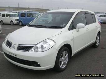 2005 Nissan Tiida Pictures