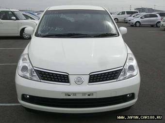 2005 Nissan Tiida Pics