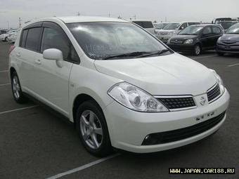 2005 Nissan Tiida Pictures
