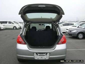 2005 Nissan Tiida Photos