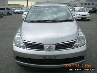 2005 Nissan Tiida Images