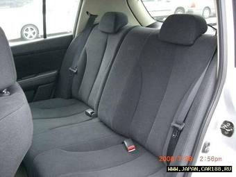 2005 Nissan Tiida Pictures