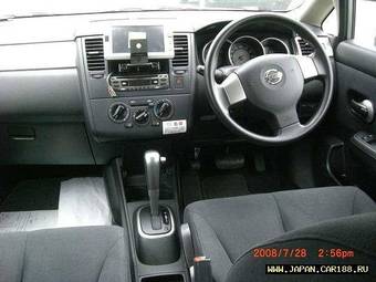 2005 Nissan Tiida Pictures