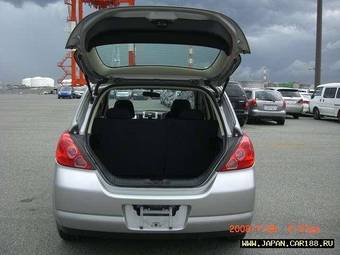 2005 Nissan Tiida Pictures