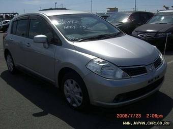 2005 Nissan Tiida Pictures