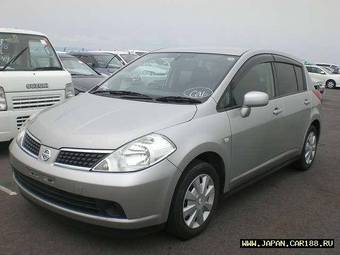 2005 Nissan Tiida Pictures