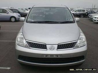 2005 Nissan Tiida Pics