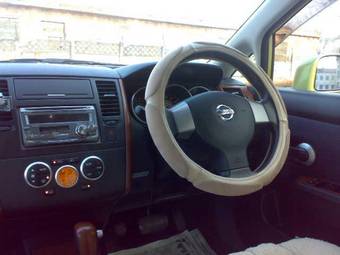 2005 Nissan Tiida Pics