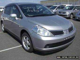 2005 Nissan Tiida Pics