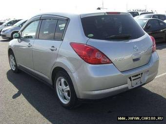 2005 Nissan Tiida Pictures