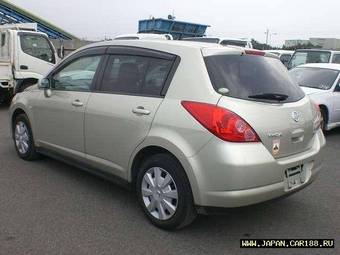 2005 Nissan Tiida Photos