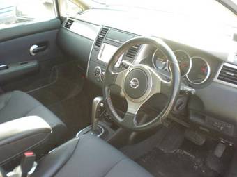 2005 Nissan Tiida Pictures