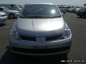 2005 Nissan Tiida Images