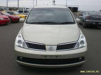 2005 Nissan Tiida Pictures