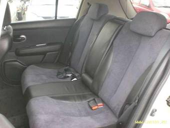 2005 Nissan Tiida Pictures