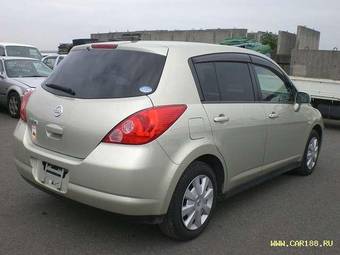 2005 Nissan Tiida Photos