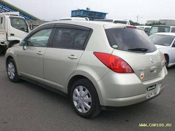 2005 Nissan Tiida Photos