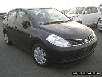 2005 Nissan Tiida Pics