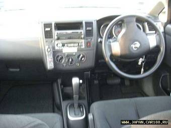 2005 Nissan Tiida Pictures