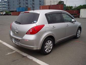 2005 Nissan Tiida Pictures