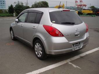 2005 Nissan Tiida Photos