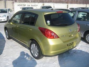 2005 Nissan Tiida Pictures