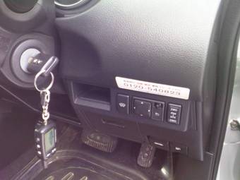 2005 Nissan Tiida Pics