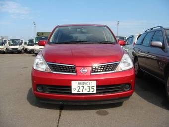 2005 Nissan Tiida Pictures