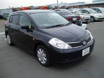 2005 Nissan Tiida Photos