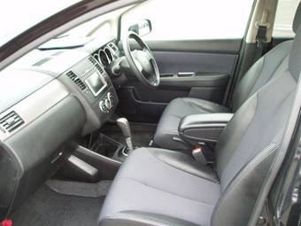 2005 Nissan Tiida Photos