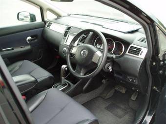 2005 Nissan Tiida Pictures