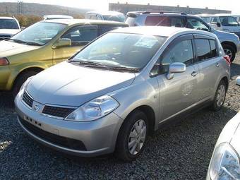 2005 Nissan Tiida Photos