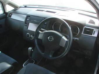 2005 Nissan Tiida Photos