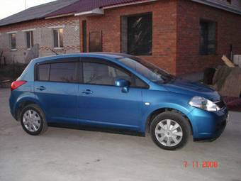 2005 Nissan Tiida Pics