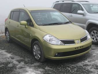 2005 Nissan Tiida Photos