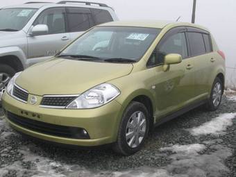 2005 Nissan Tiida Pictures