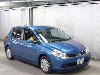 2005 Nissan Tiida Pictures