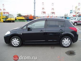 2005 Nissan Tiida Pictures