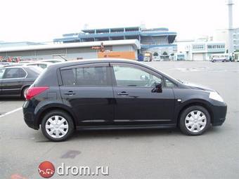 2005 Nissan Tiida Pics