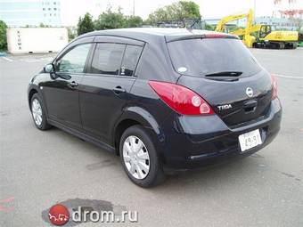 2005 Nissan Tiida Pictures