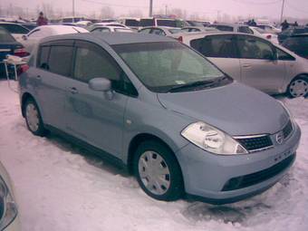 2005 Nissan Tiida Pictures