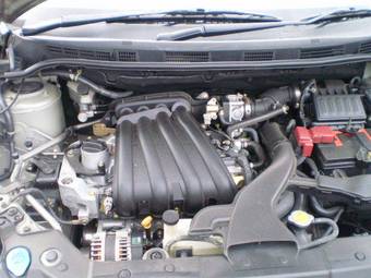 2005 Nissan Tiida Pictures