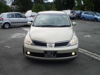 2005 Nissan Tiida Photos