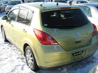 2005 Nissan Tiida Photos