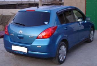 2005 Nissan Tiida Images