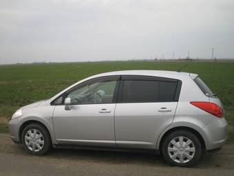 2005 Nissan Tiida Pics