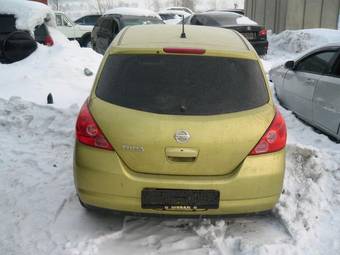 2005 Nissan Tiida Images