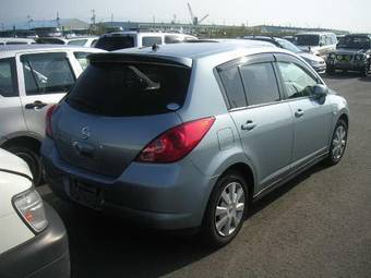 2005 Nissan Tiida Photos