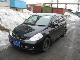 2005 Nissan Tiida Pictures