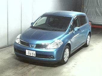 2005 Nissan Tiida Photos